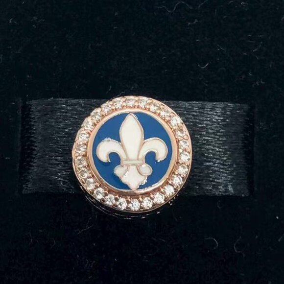 ✨🔥Pandora New Orleans Louisiana Exclusive Fleu De Lis Logo Button Charm - Picture 1 of 4